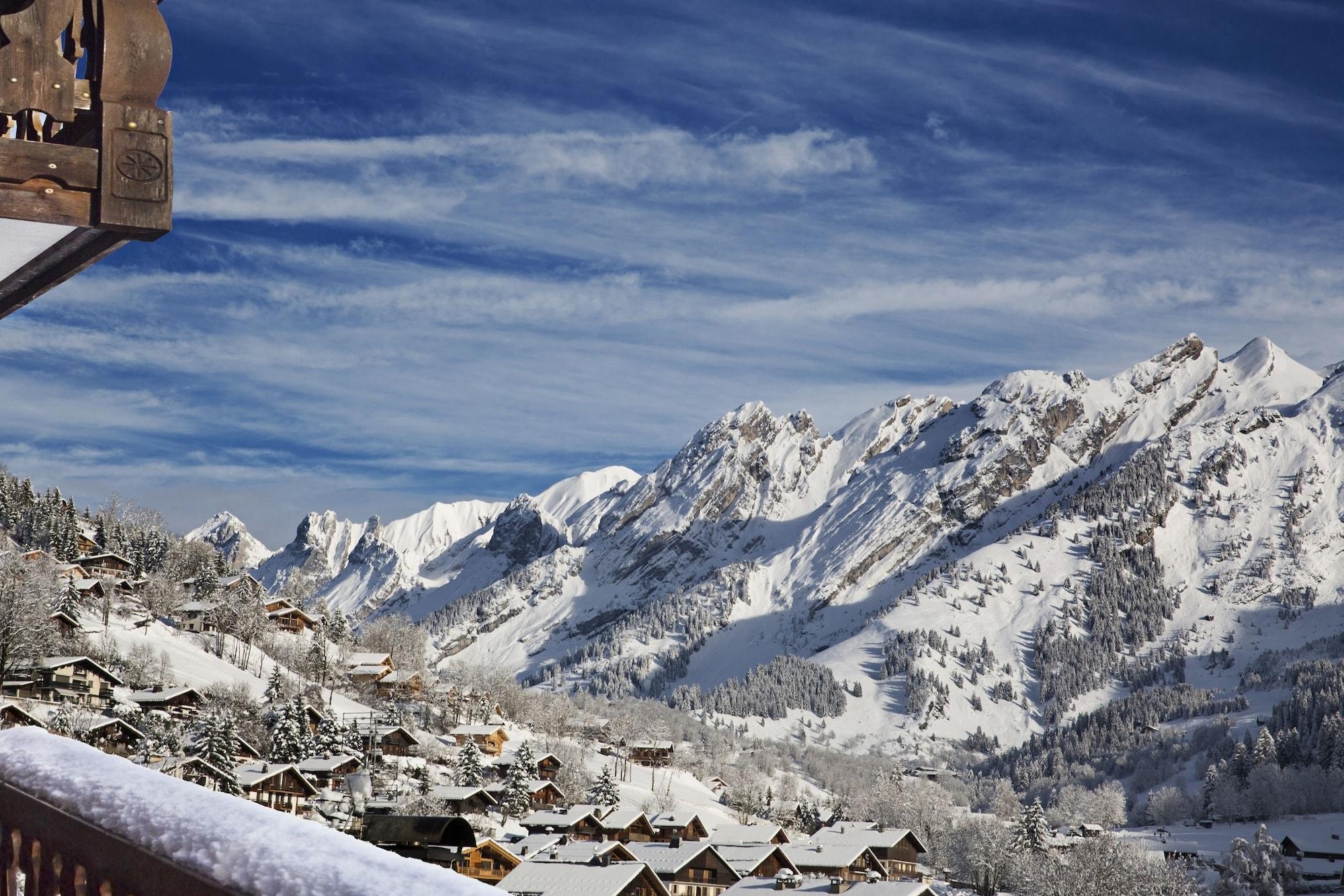 Hotel Alpen Roc La Clusaz Exterior foto