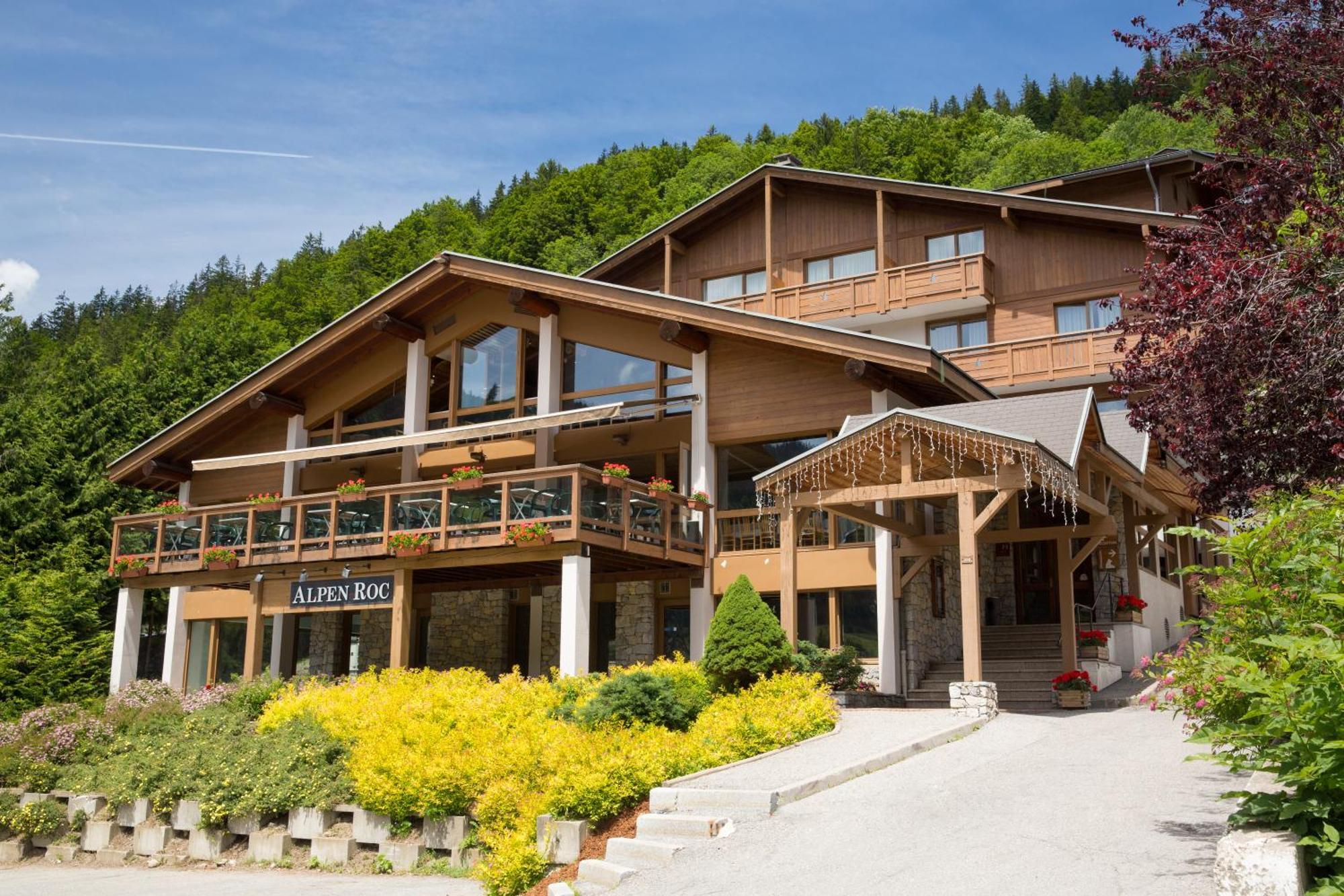 Hotel Alpen Roc La Clusaz Exterior foto
